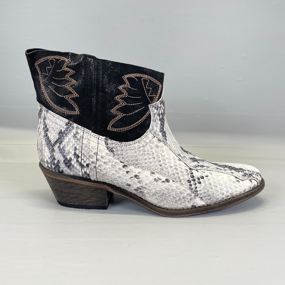 Free People Dorado Ankle Boots Womens Size 38 US 7.5 Black White Snake Shoes